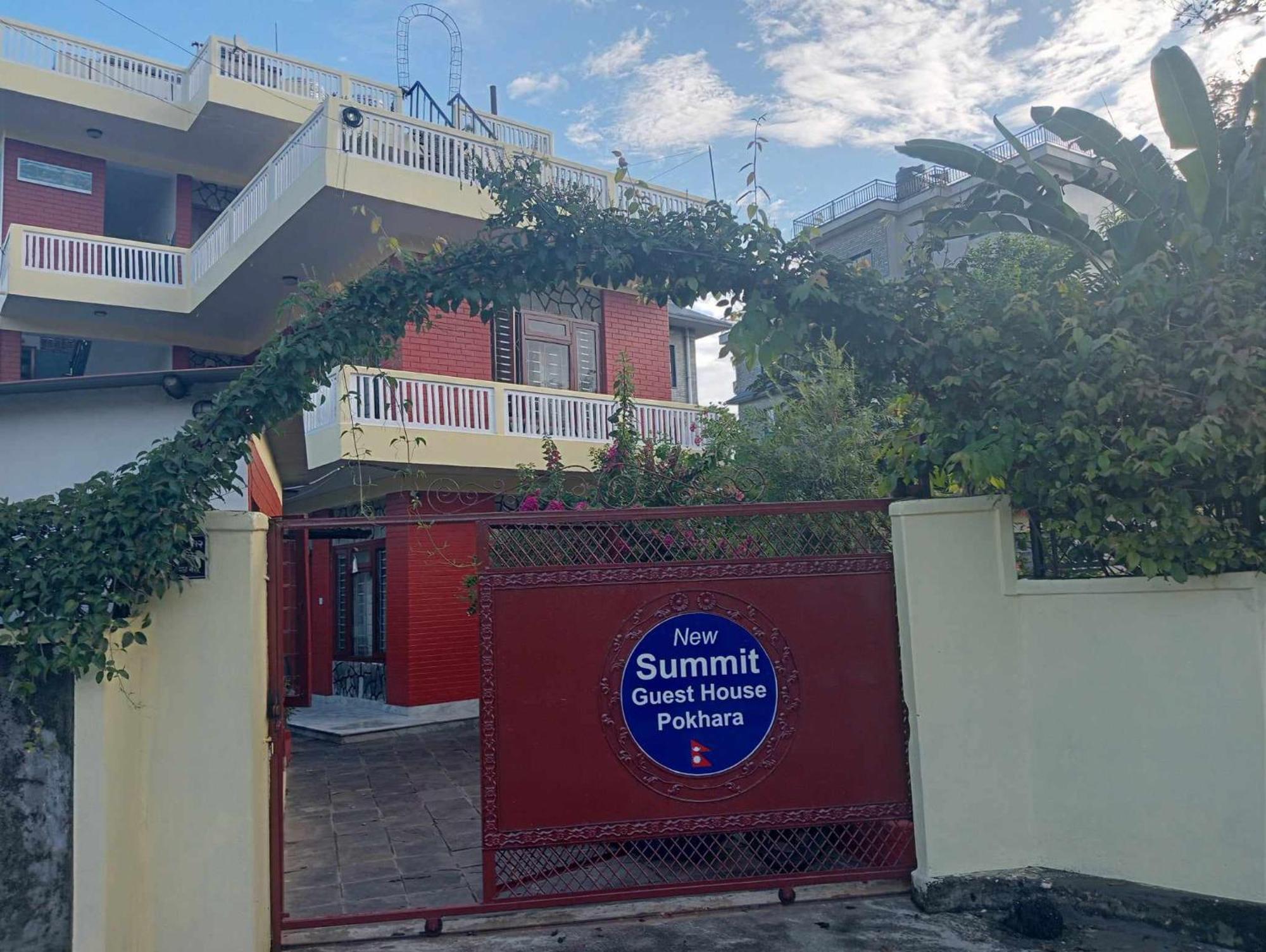 New Summit Guest House Pokhara Zewnętrze zdjęcie