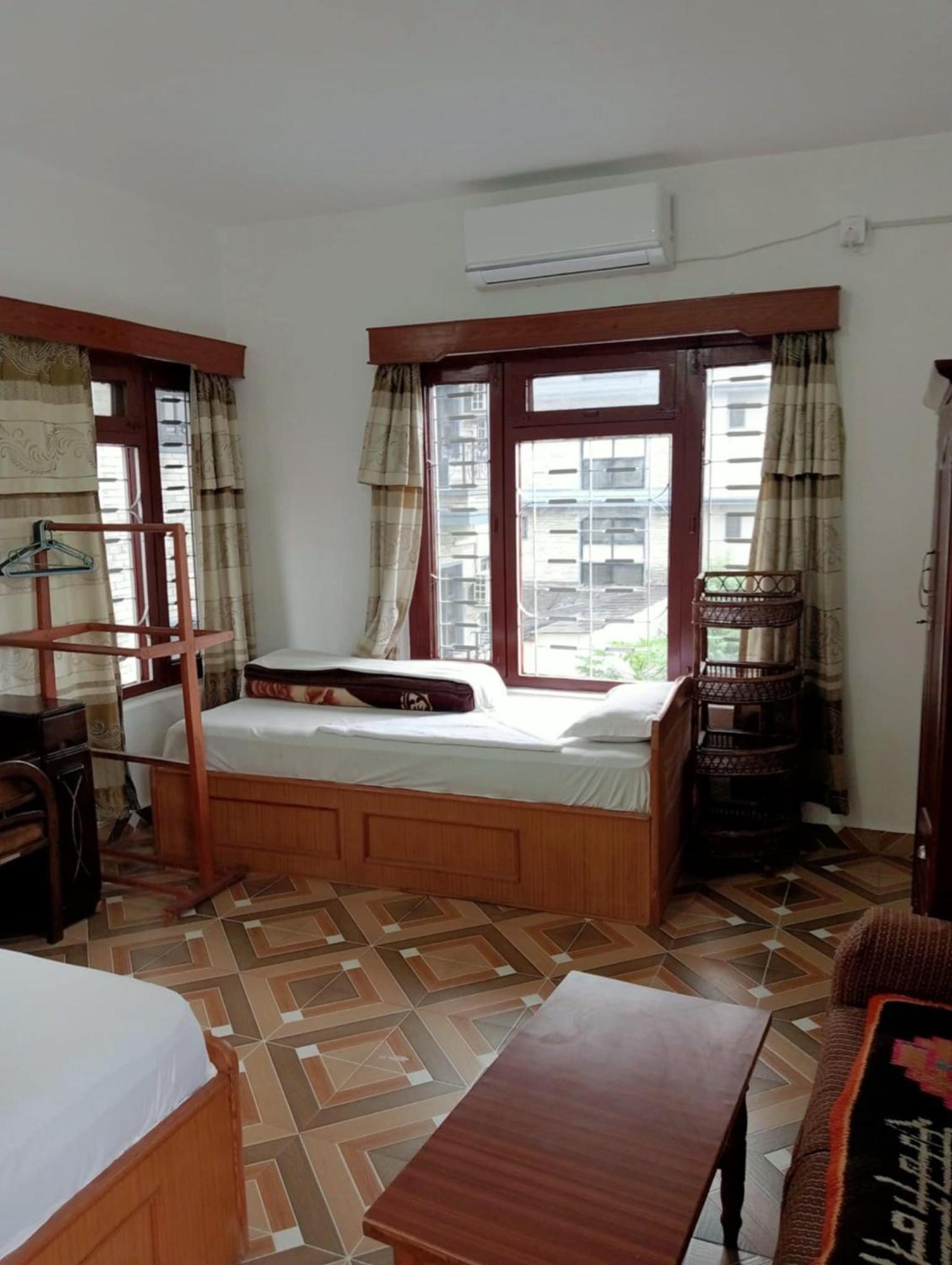 New Summit Guest House Pokhara Zewnętrze zdjęcie