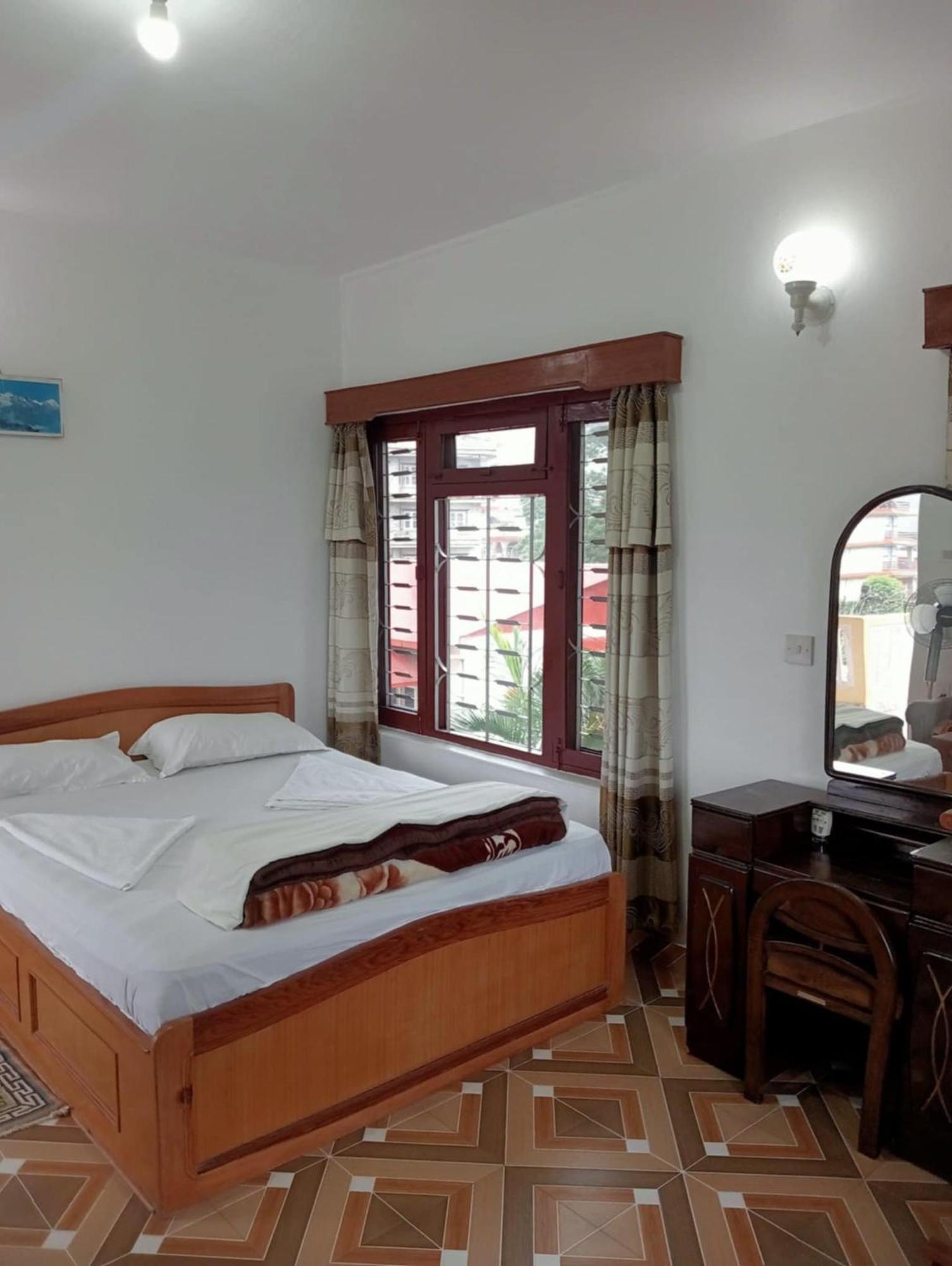 New Summit Guest House Pokhara Zewnętrze zdjęcie