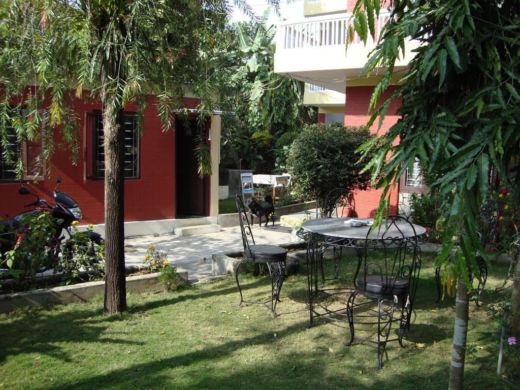 New Summit Guest House Pokhara Zewnętrze zdjęcie