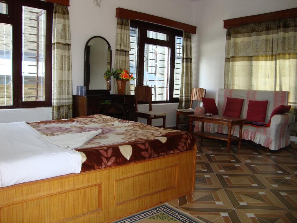 New Summit Guest House Pokhara Zewnętrze zdjęcie