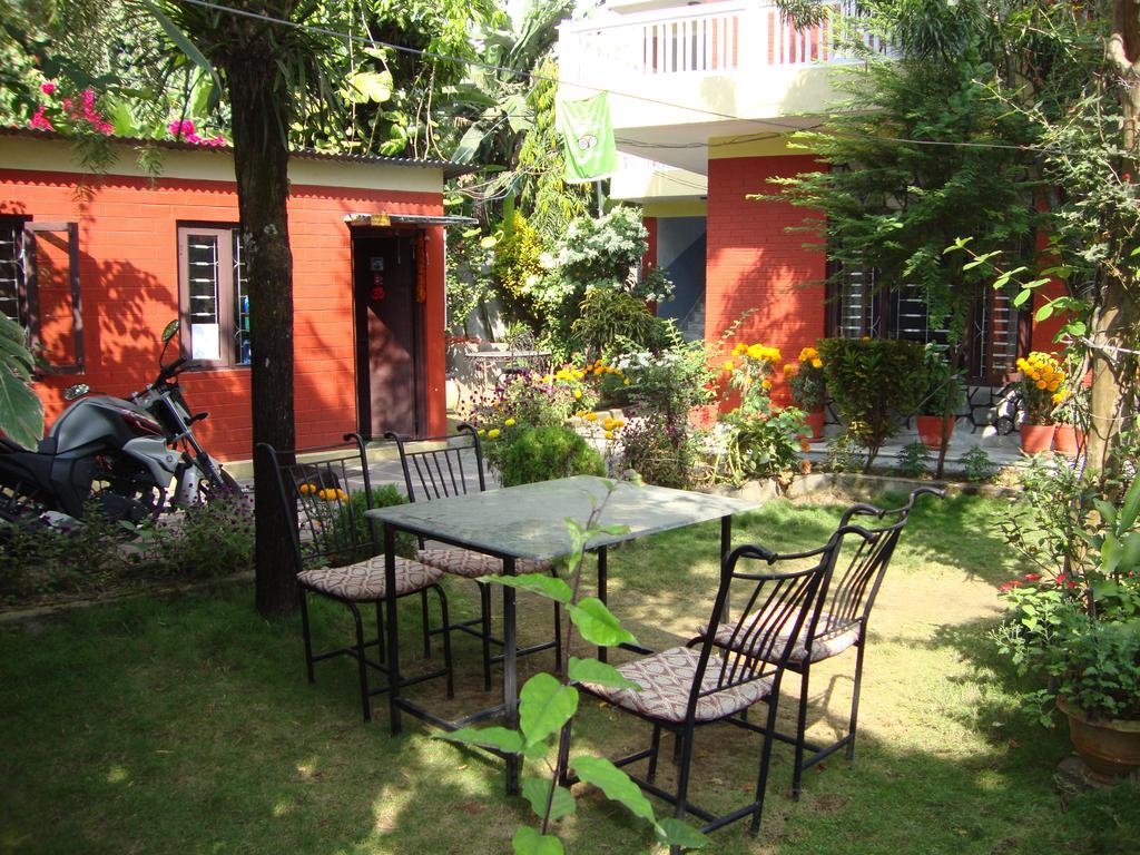 New Summit Guest House Pokhara Zewnętrze zdjęcie